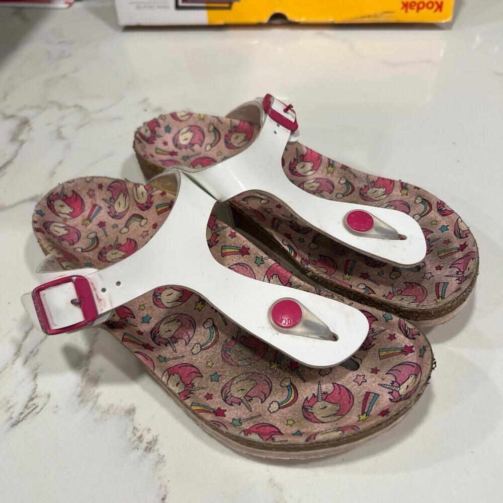 BIRKENSTOCK Gizeh Thong Sandal White patent leather Pink unicorns 33‎ 2-2.5